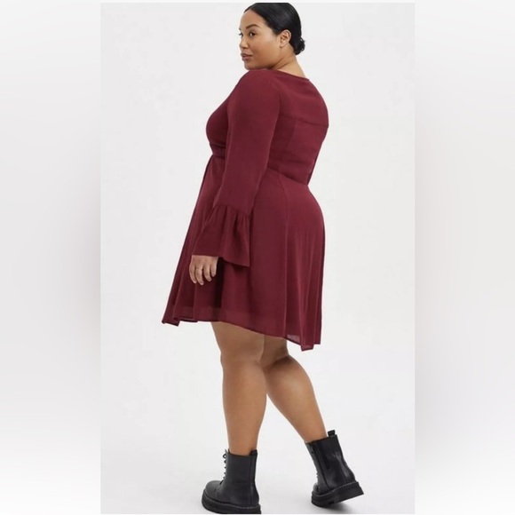 Torrid Lace Up Crinkle Gauze Flowy Long Sleeve Mini Skater Dress Burgundy - Picture 3 of 14
